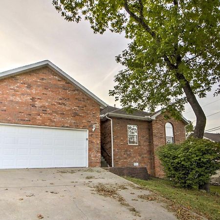 Branson Home With Deck Walk To The Strip And Creek! Eksteriør billede