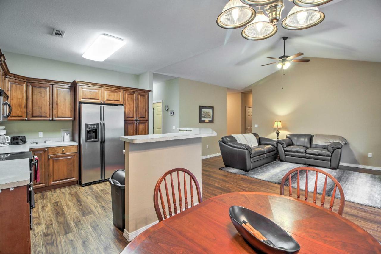 Branson Home With Deck Walk To The Strip And Creek! Eksteriør billede