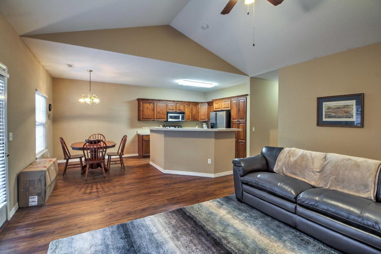 Branson Home With Deck Walk To The Strip And Creek! Eksteriør billede