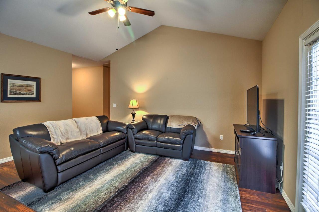 Branson Home With Deck Walk To The Strip And Creek! Eksteriør billede