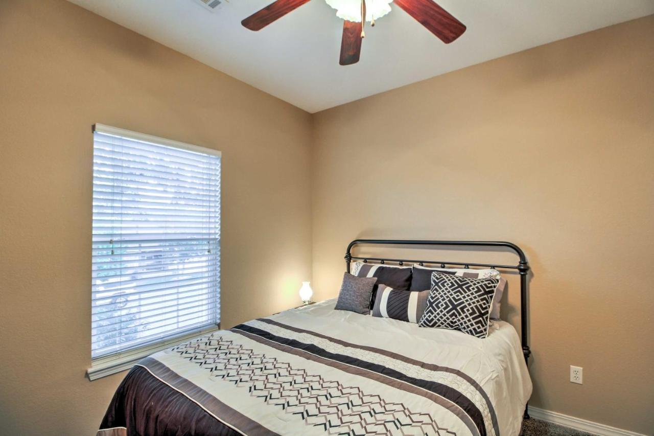 Branson Home With Deck Walk To The Strip And Creek! Eksteriør billede